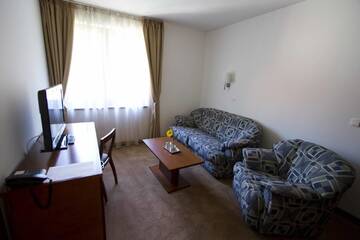 Фото номера Люкс с доступом в спа-центр Отель Hotel O3Zone г. Бэиле-Тушнад 5