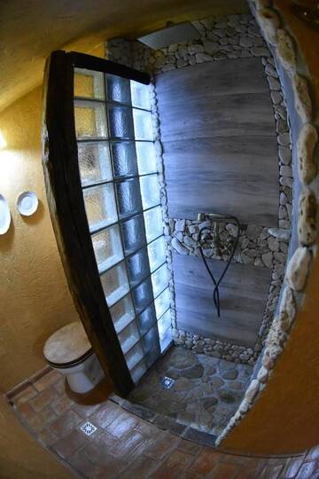 Фото номера Двухместный номер с 1 кроватью - Мансарда Отель Fortuna Eco - Boutique Hotel г. Бэиле-Тушнад 2
